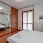 Metro 4 Spacious And Bright Three-room * 米兰