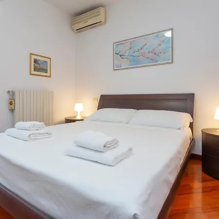 Metro 4 Spacious And Bright Three-room
