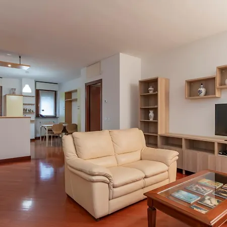 Metro 4 Spacious And Bright Three-room Milano