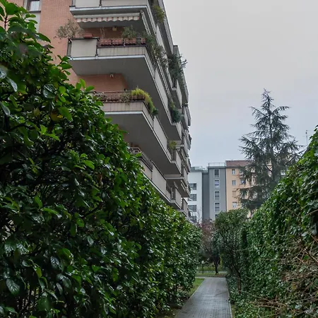 Metro 4 Spacious And Bright Three-room Appartamento Milano